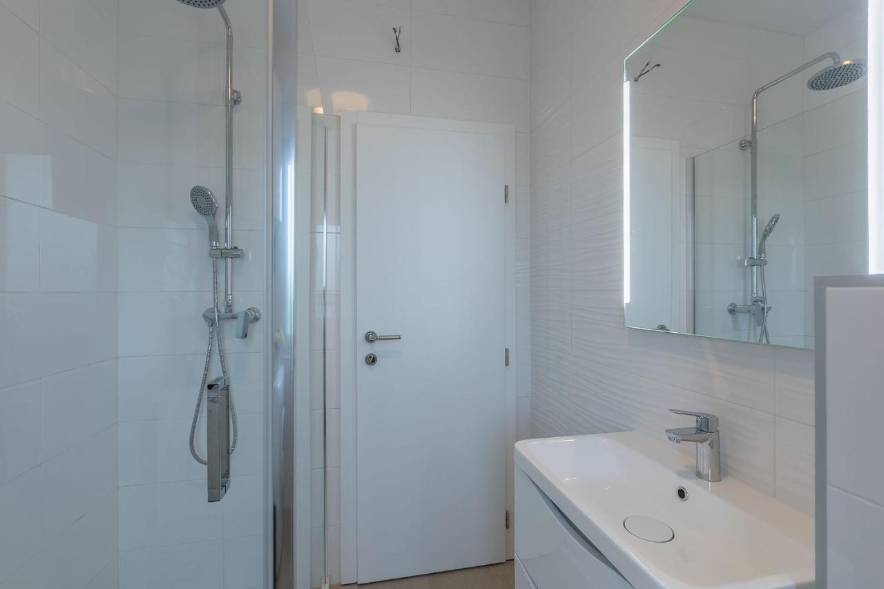 Premium 100M2 Sea View Apartment Liznjan Luaran gambar